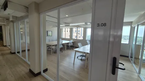 Hyde Park Corner, Corner of Jan Smuts and William Nicol Workshop17 (2)